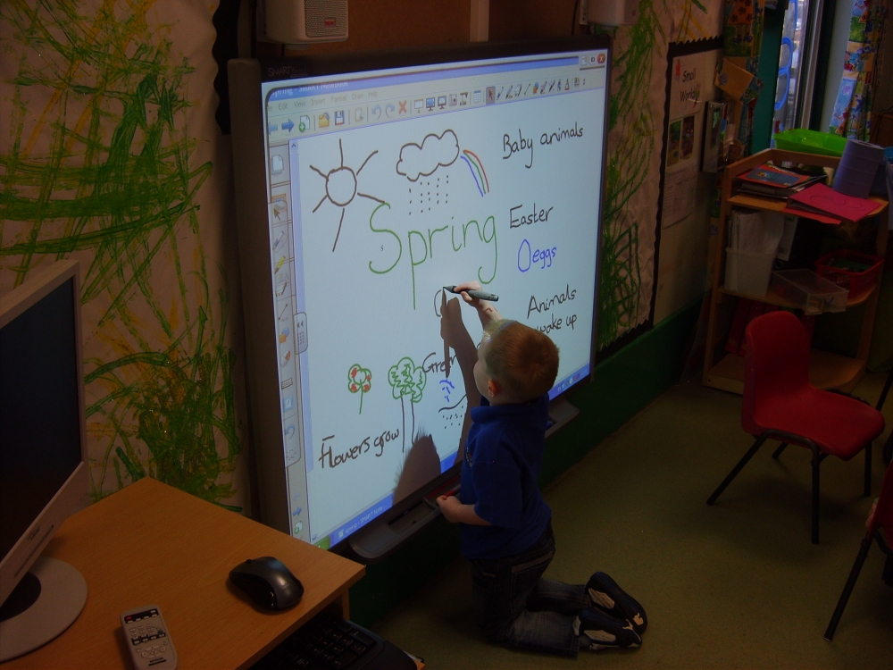 Busy Bees at Colchester - Smartboard comes to Busy Bees!